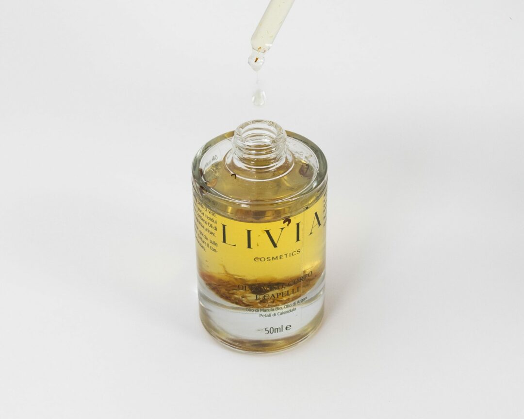 olio viso corpo e capelli
